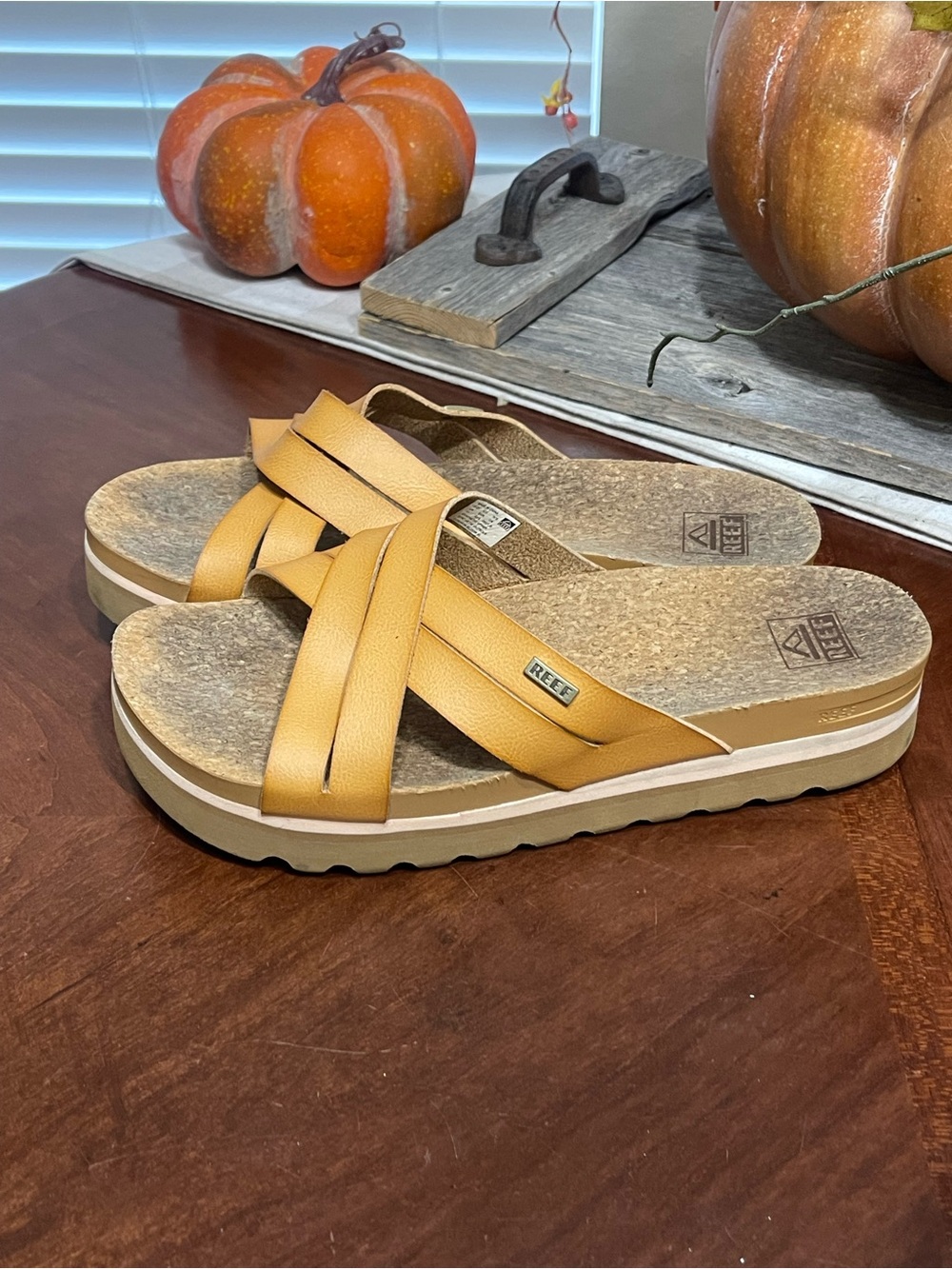 Reef Cushion Bloom Hi Tan Platform Cross Strap Sandals Slides